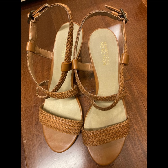 KENNETH COLE REACTION Sandals - Picture 2 of 3